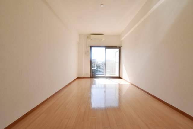 ベルエアー江上の居間写真