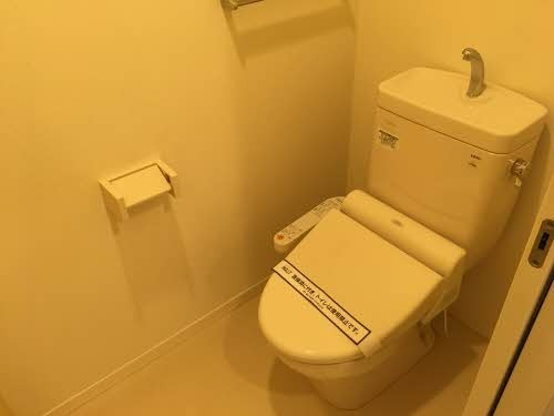 西鉄天神大牟田線 高宮駅 徒歩4分 2階建 築16年のトイレ写真