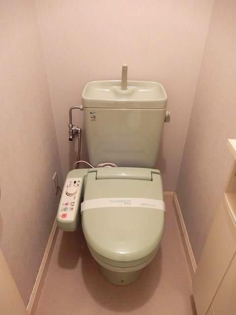 トイレ　温水洗浄便座