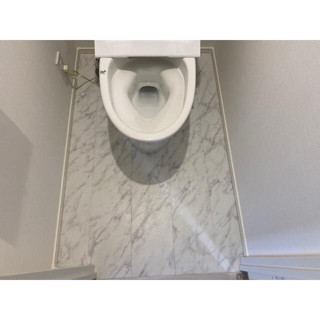 京王線 笹塚駅 徒歩5分 3階建 築5年のトイレ写真