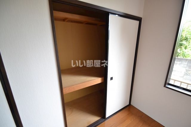 エリーハイツ中郷Cの内装写真
