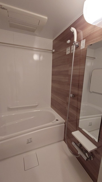 バス・シャワールーム　※写真は同タイプ住戸です。
