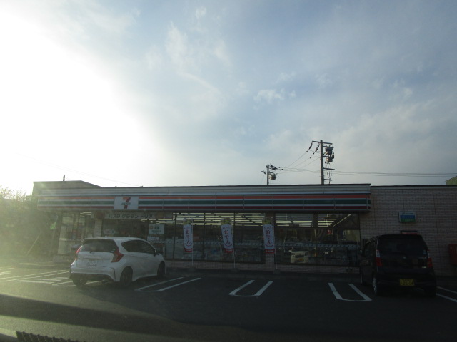 コンビニ　セブンイレブン 札幌東雁来店（コンビニ）まで446m