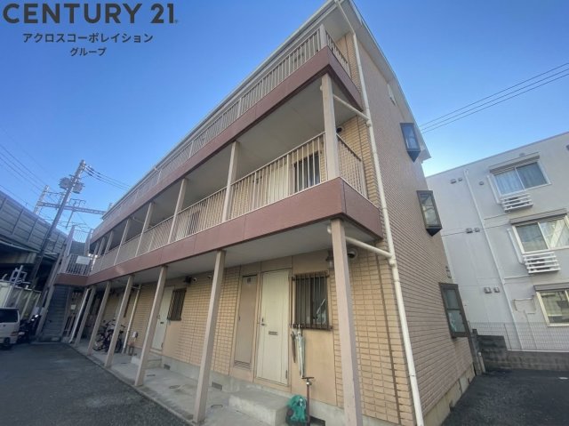 建物外観　敷地内に駐車場あります♪