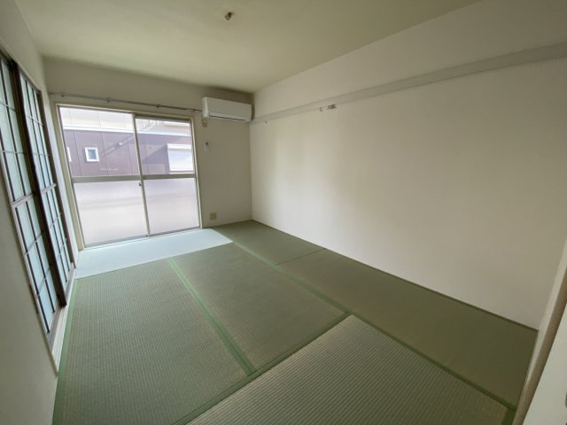フレグランス滝野の居間写真