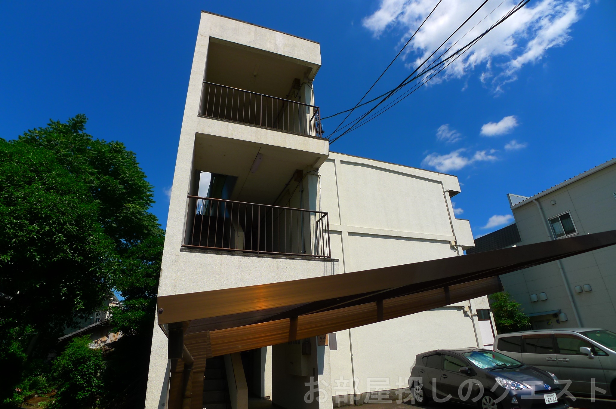 名古屋市昭和区下構町のマンションの建物外観