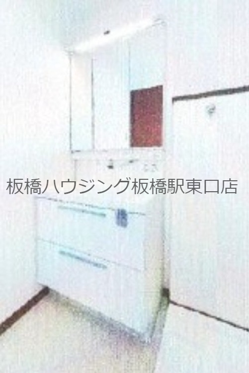 【板橋区志村のマンションの洗面設備】