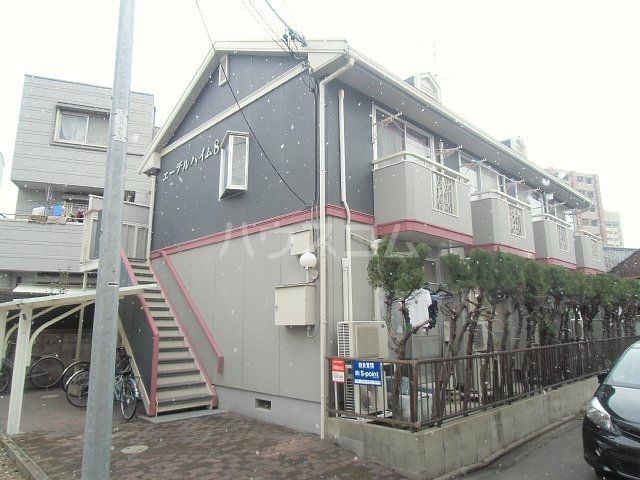 名古屋市西区栄生のアパートの建物外観