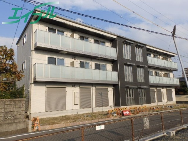 桑名市大字矢田のマンションの建物外観