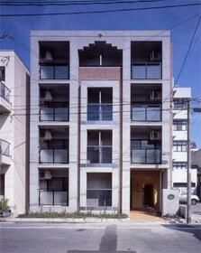 【豊橋市魚町のマンションの建物外観】