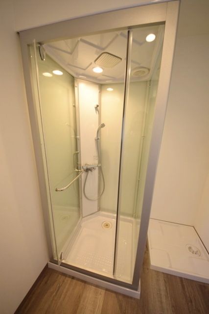 バス・シャワールーム　内装