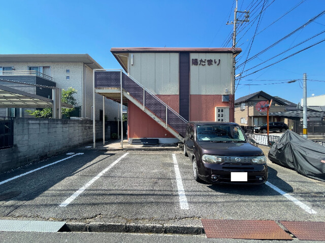 【倉敷市西中新田のアパートの駐車場】