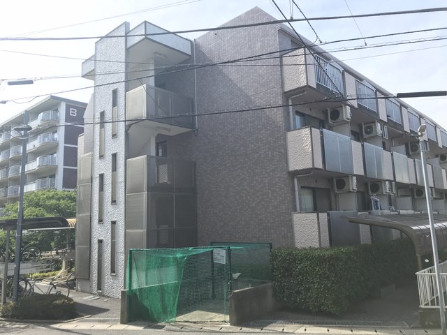 【カレッジハイツ稲毛の建物外観】