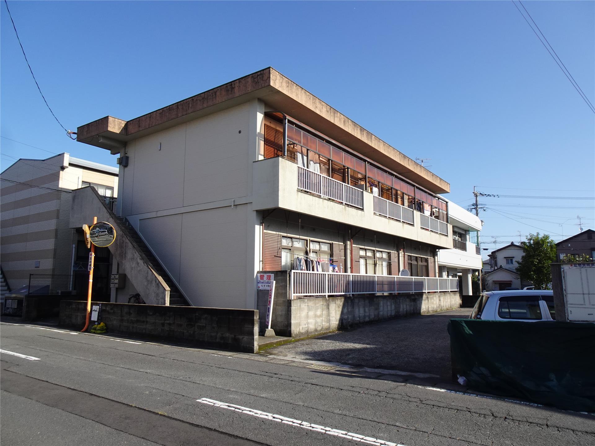 永仮ハイツの建物外観