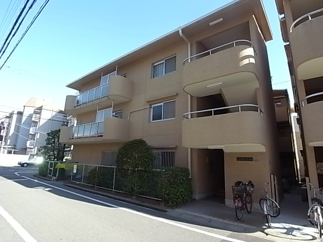 久出川第２マンションの建物外観