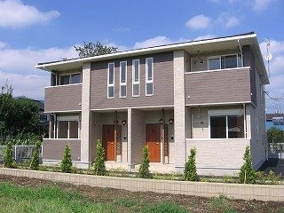 渋川市吹屋のアパートの建物外観