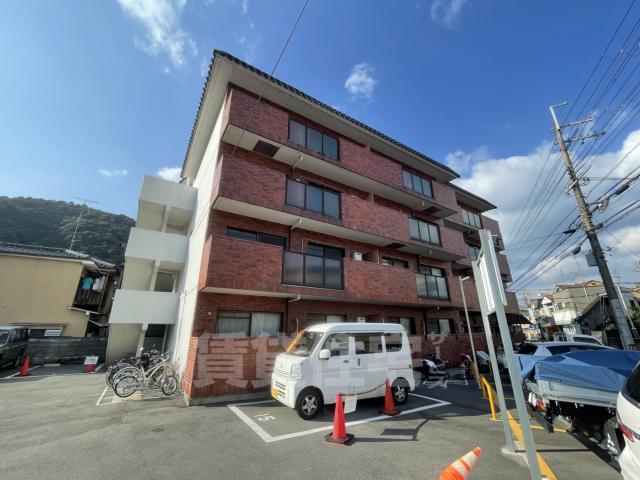 【京都市西京区嵐山朝月町のマンションの建物外観】