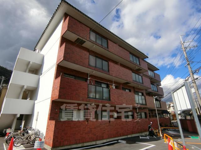 【京都市西京区嵐山朝月町のマンションの建物外観】