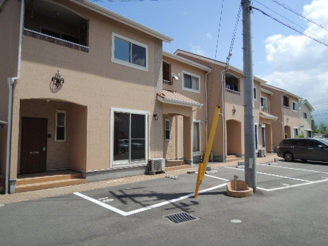 カンパニア西の土居の建物外観