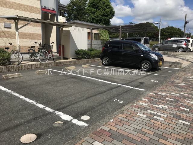 【レオパレスサニーランドの駐車場】