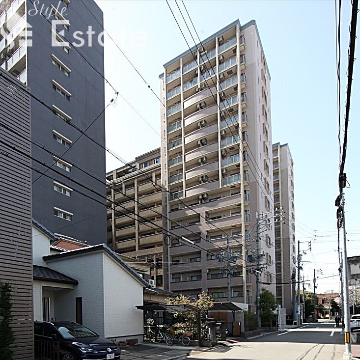 名古屋市西区菊井のマンションの建物外観