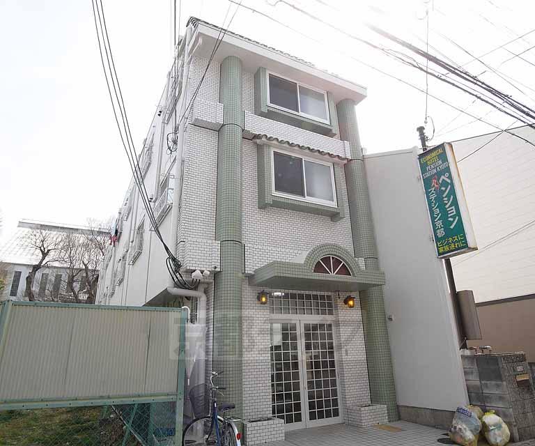 京都市下京区辰巳町のマンションの建物外観