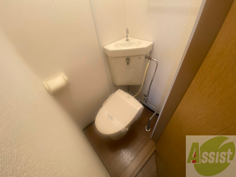 トイレ　こちらはトイレです。清潔感があり、安心して使用できます。