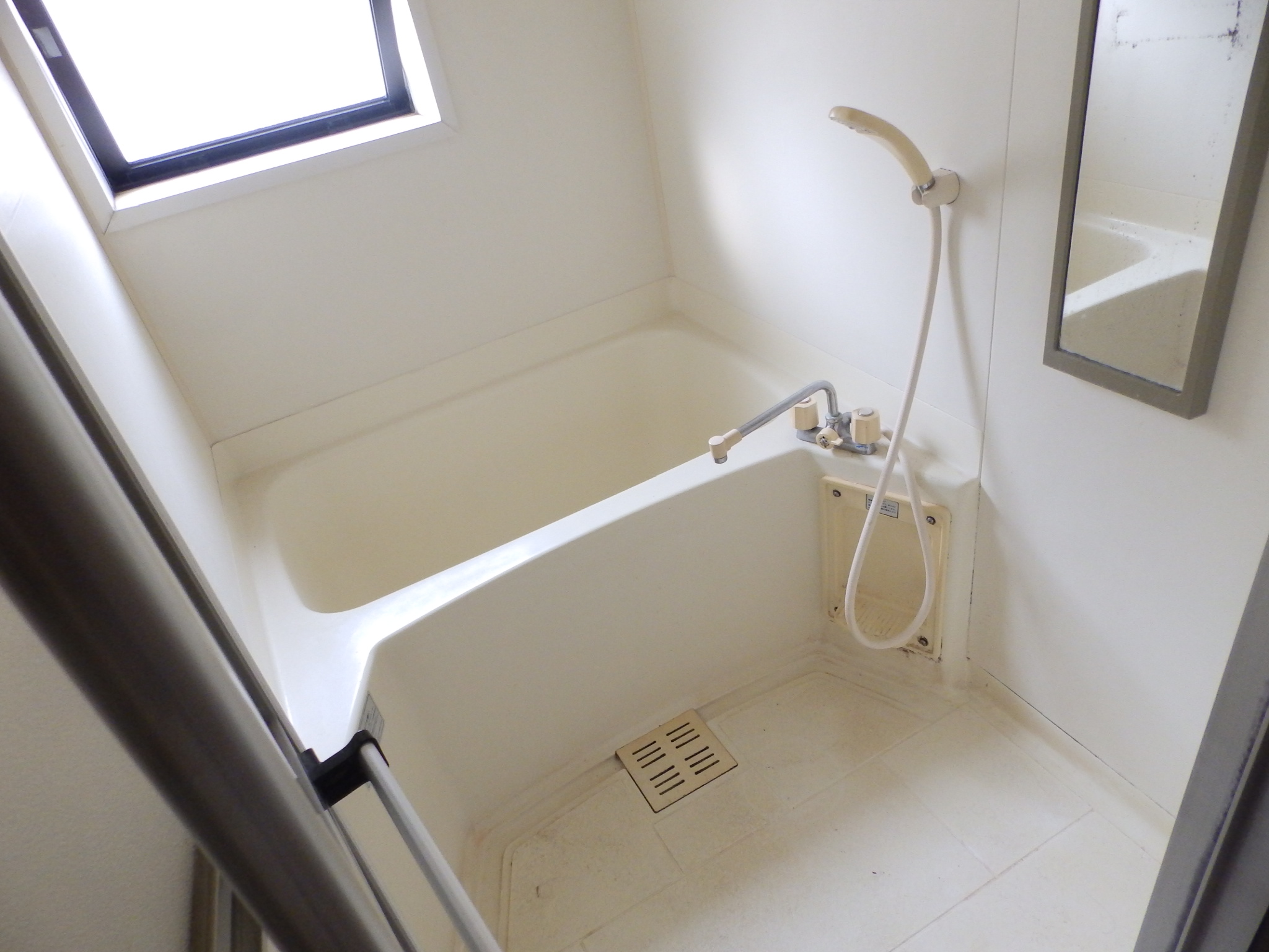 バス・シャワールーム　窓があるのがいいですね