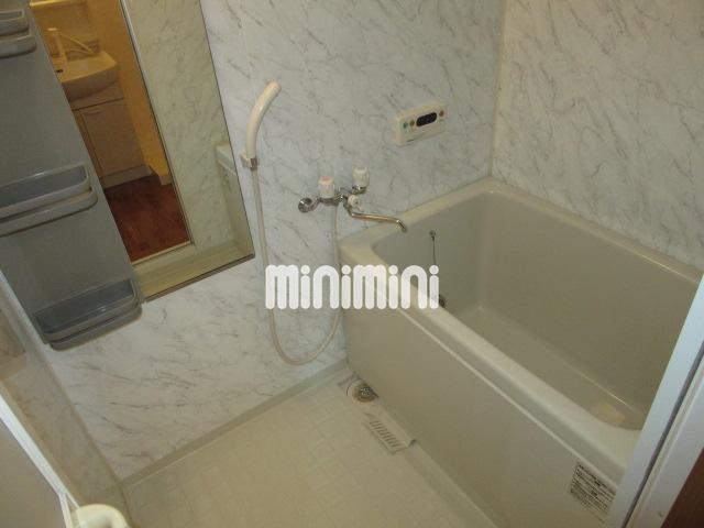 バス・シャワールーム　日々の疲れを癒すお風呂です。