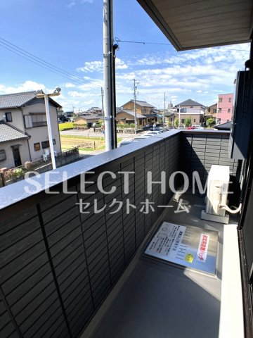 バルコニー　開放的で明るい空間を演出してくれるバルコニーです