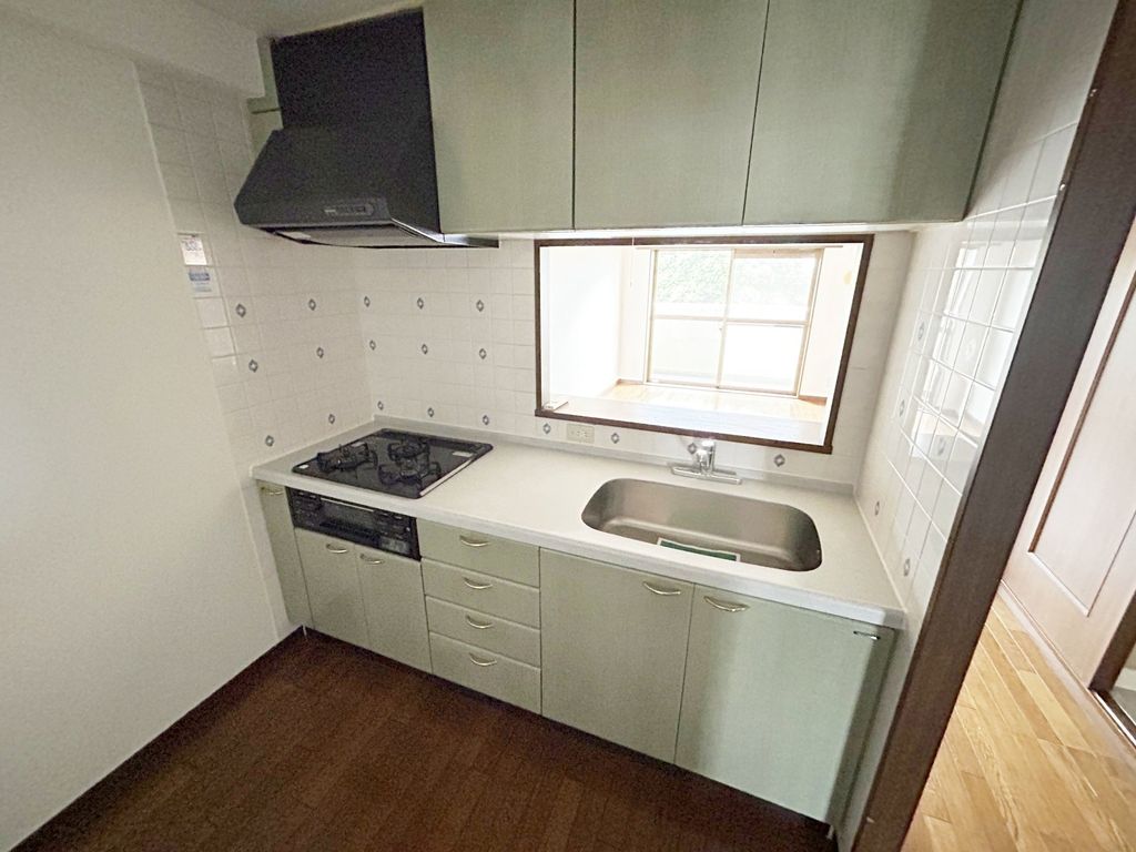 キッチン　明るく広々としたキッチン