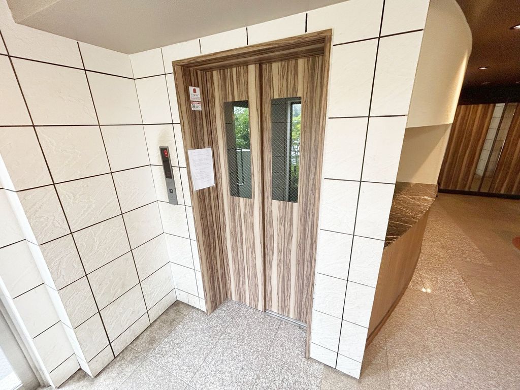 ロビー　うれしいエレベーター付