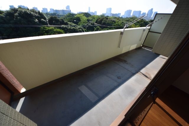 バルコニー　広めのバルコニー
