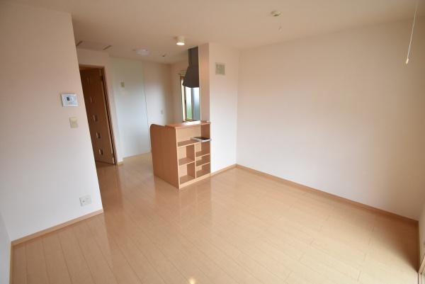 居室・リビング　※同物件別室※