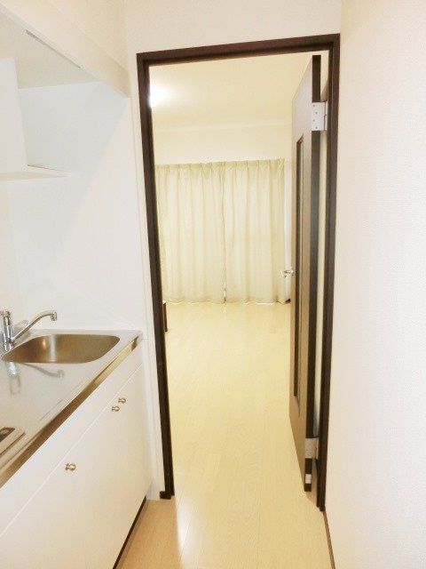 その他部屋・スペース　キッチンからの居室の眺望です。