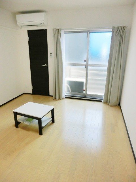 居室・リビング　日当たり良好です！