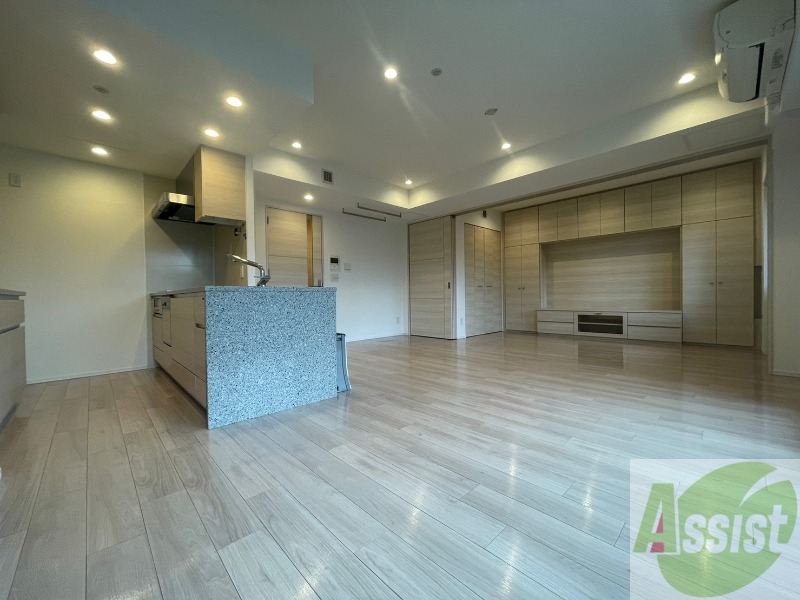 居室・リビング　広くてキレイなお部屋が広がっていて、充実した生活が送れそう。