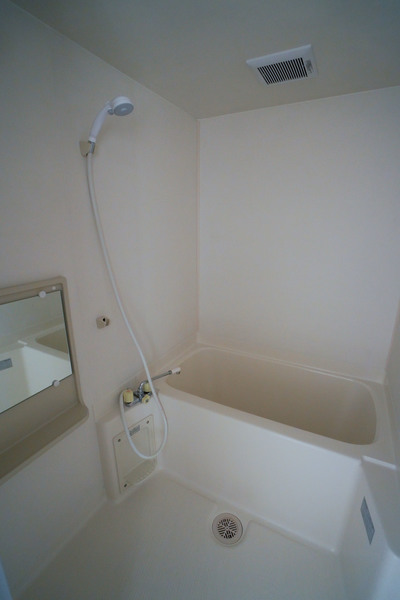 バス・シャワールーム　同じ建物の別のお部屋