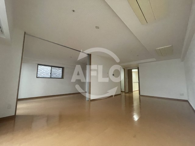 居室・リビング　リーガル四ツ橋立売堀ＩＩ　リビング