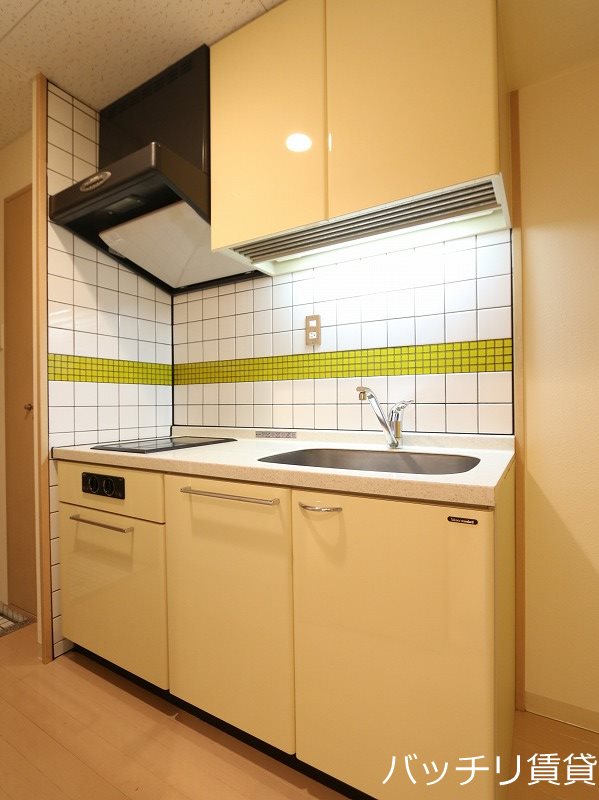 キッチン　※同型タイプの為、現状を優先いたします。