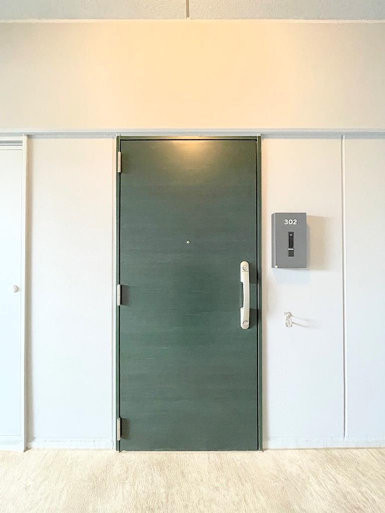 玄関　玄関外側