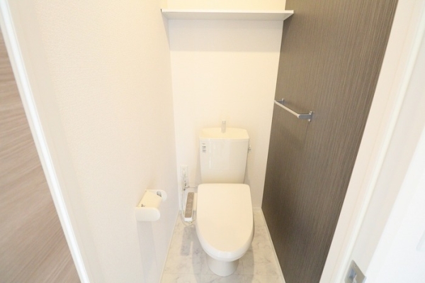 トイレ　温水シャワー付きトイレです