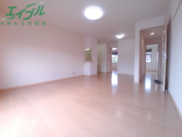 居室・リビング　同型参考写真