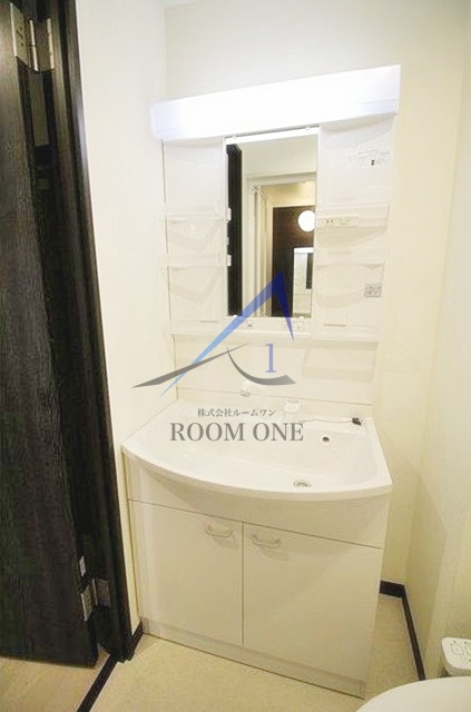 洗面設備　独立洗面台です。