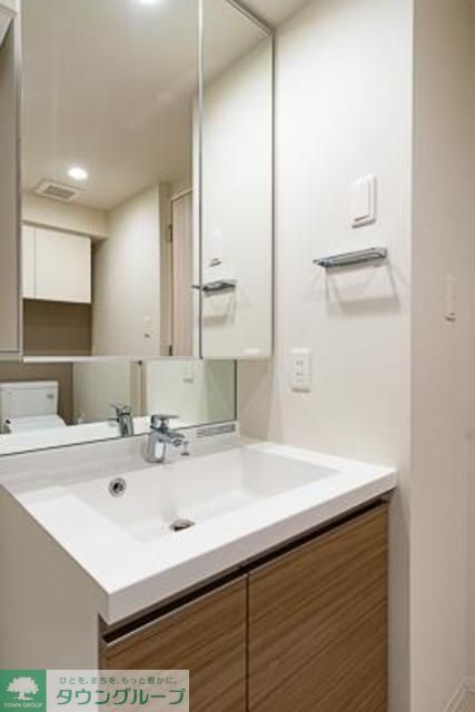 洗面設備　※写真は同タイプ住戸です。