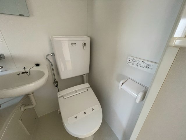 トイレ　別号室参考写真※現況優先となります