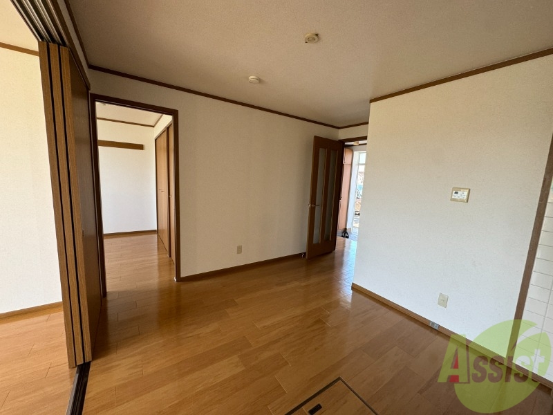 居室・リビング　ダイニングキッチンです。とても広々としていますね。