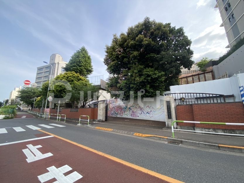 中学校　私立瀧野川女子学園中学校（中学校）まで640m