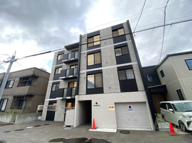 建物外観　札幌市中央区南１７条西「ｂｒｉｌｌｉａｎｔＳ１７」