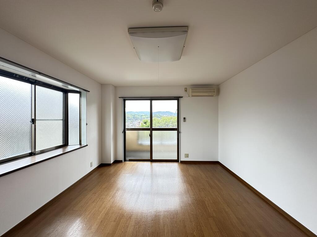 マンションR&Jの居間写真